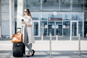 Idées de tenues femme pour partir en voyage en avion