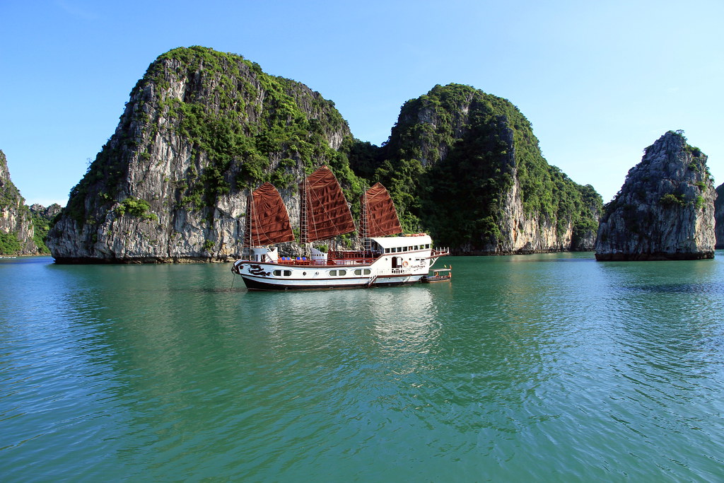 croisière baie d'Along